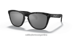 Colección de camuflaje negro frogskins (ajuste de puente bajo) 4LDTTV811 lentes prizm negras, montura camo negra Oakley